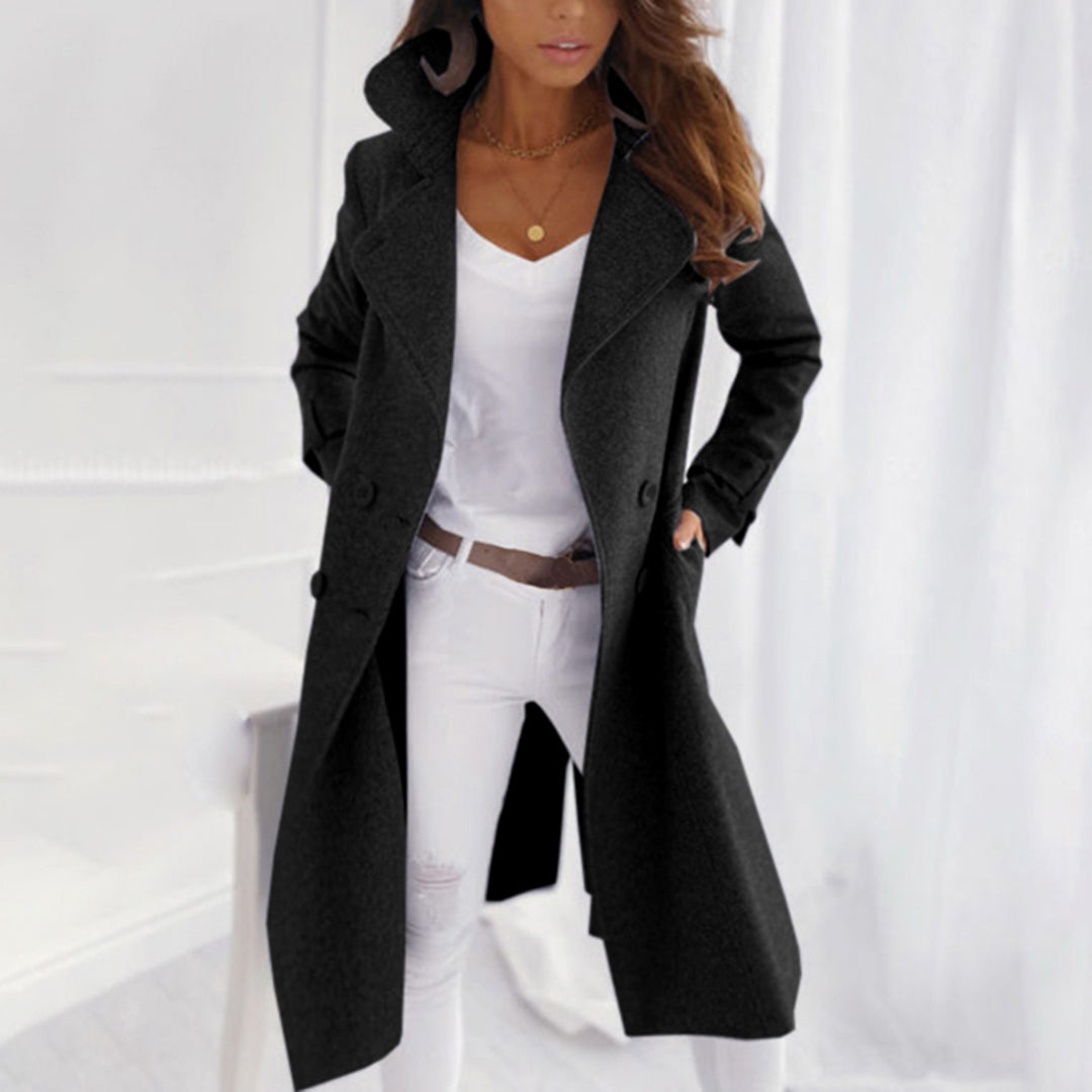 Stylish woollen coat with wide lapel collar