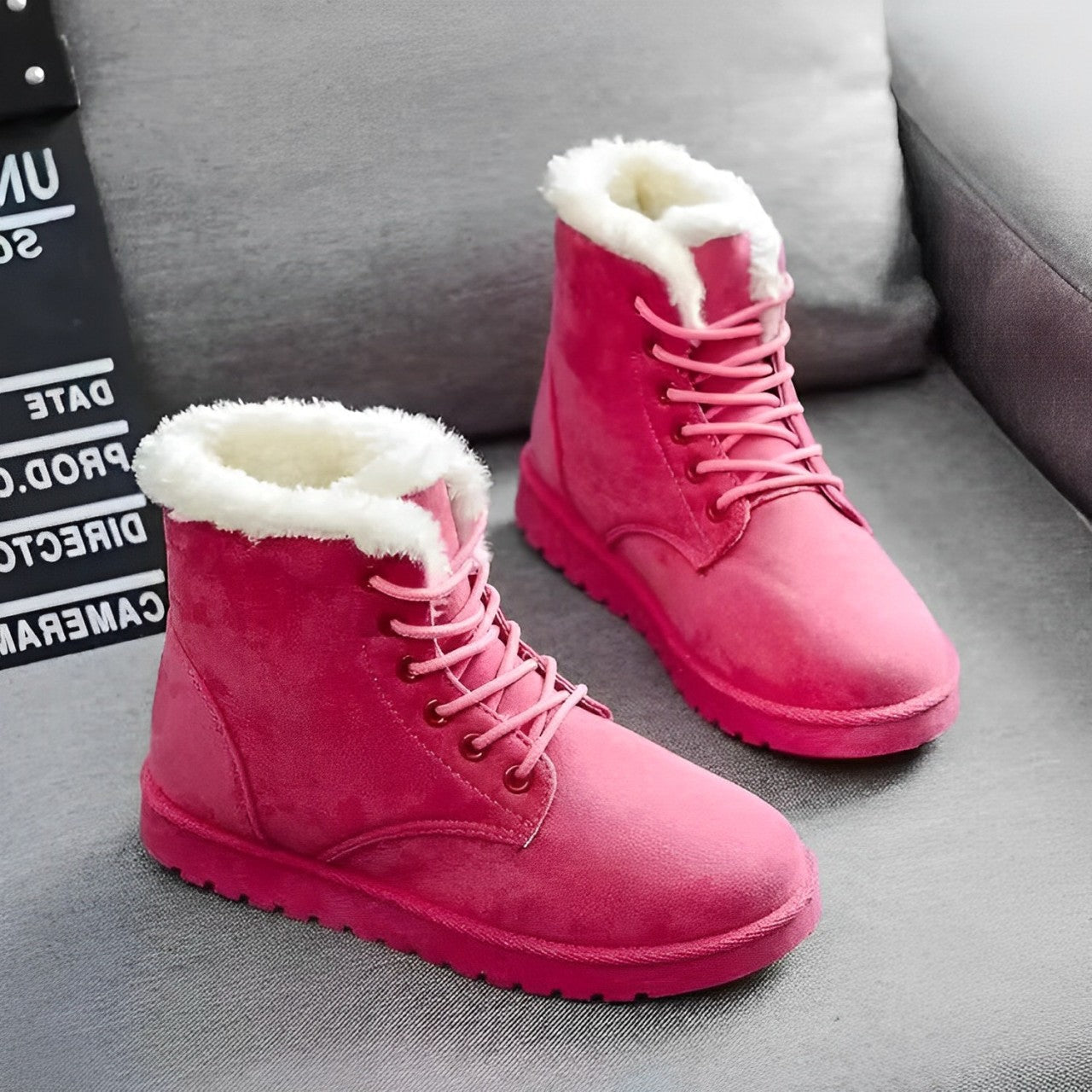 Women's Warm Lace-Up Winter Boots - Cozy and Stylish Footwear for Cold Weather