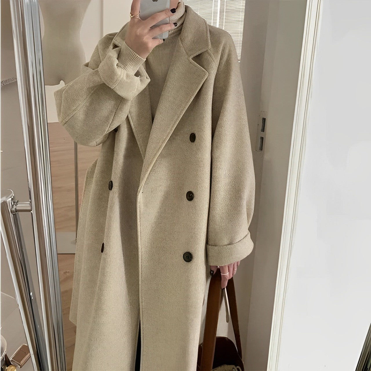 Women - Long Wool Coat - Vintage-Style Elegance - Chic Warmth for Winter Fashion