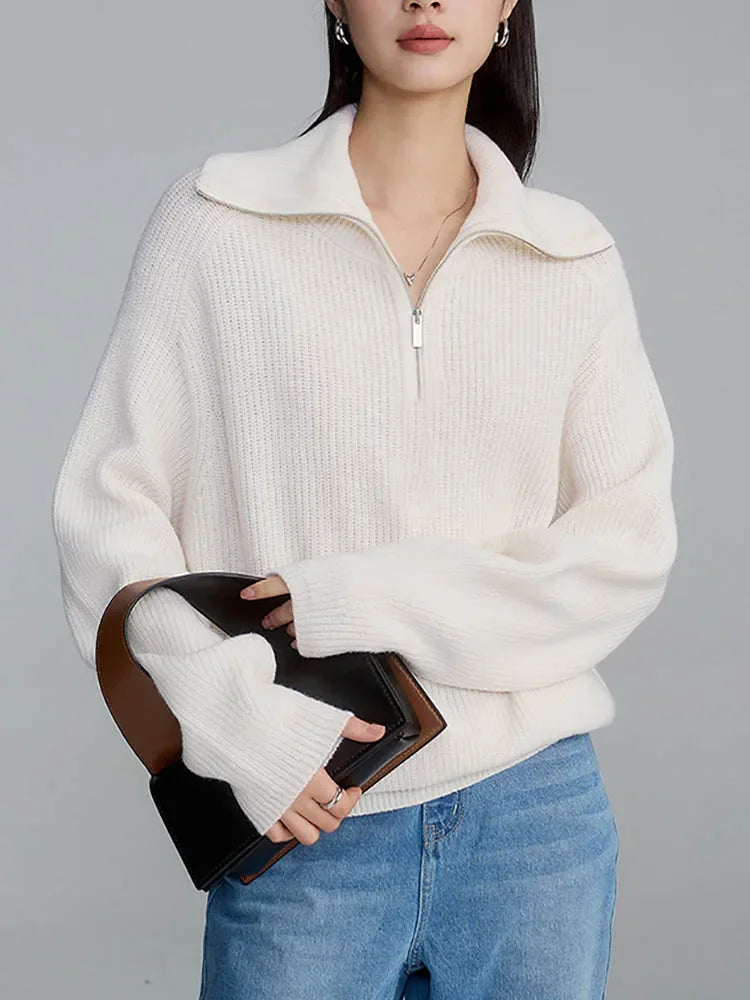 Breaded Turtleneck Women's Zipped Sweater