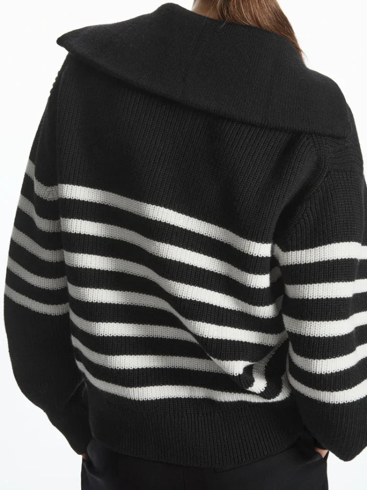 Women's Wide Turtleneck Sweater with Striped Reverses