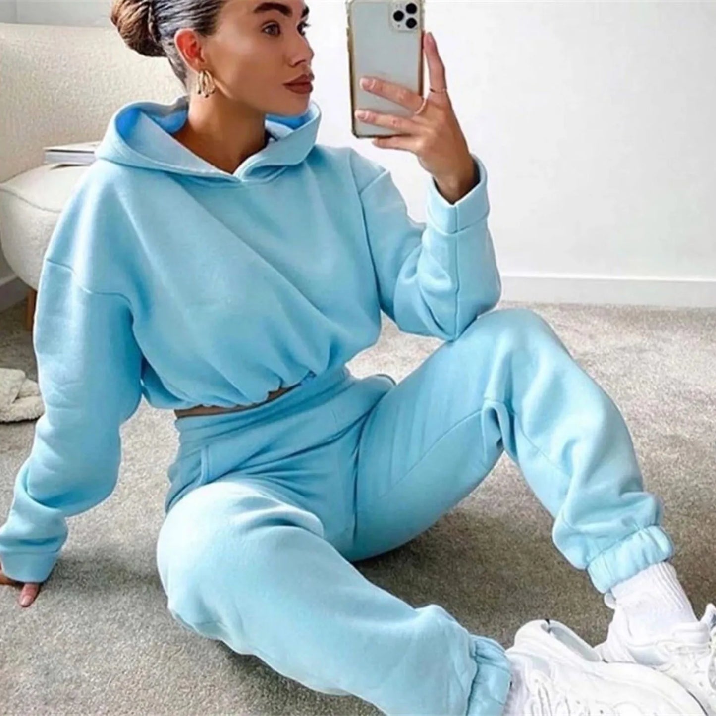 Tracksuit - Fashionable and comfortable