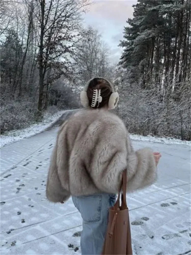 Women's Faux Fur Coat - Luxurious & Elegant Style - Perfect for Cold Days