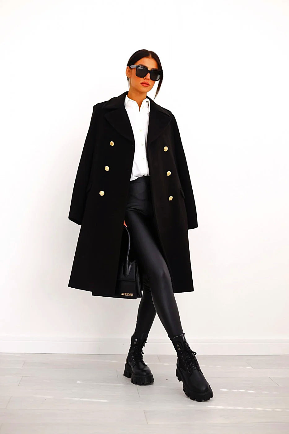 Women - Coat - Double-breasted Classic Style - Elegant Outerwear for Every Occasion