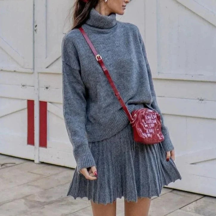 Ribbed turtleneck jumper with crop cut and pleated skirt set