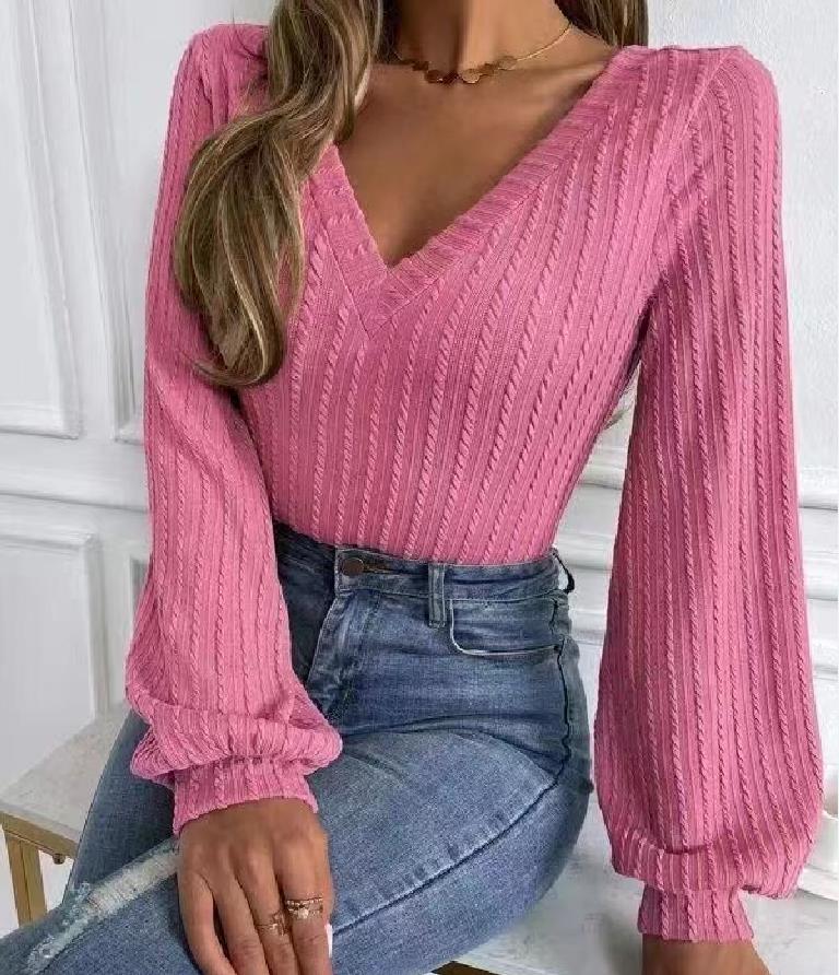 Women's fashionable knitted tops with long sleeves and V-neckline