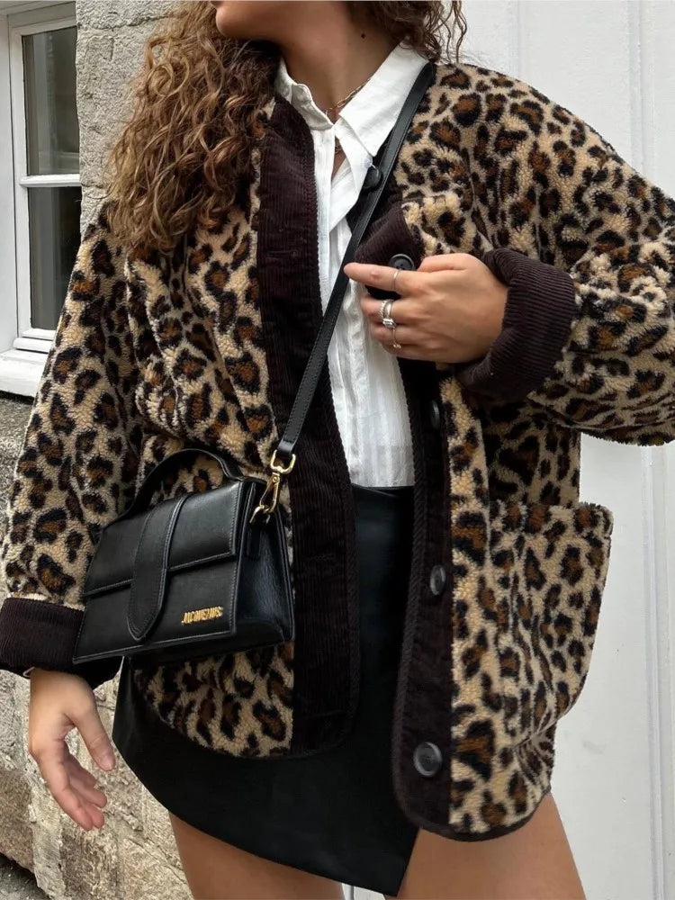 Women - Jacket - Leopard Print - Stylish and Trendy Outerwear for Fashion-Forward Looks