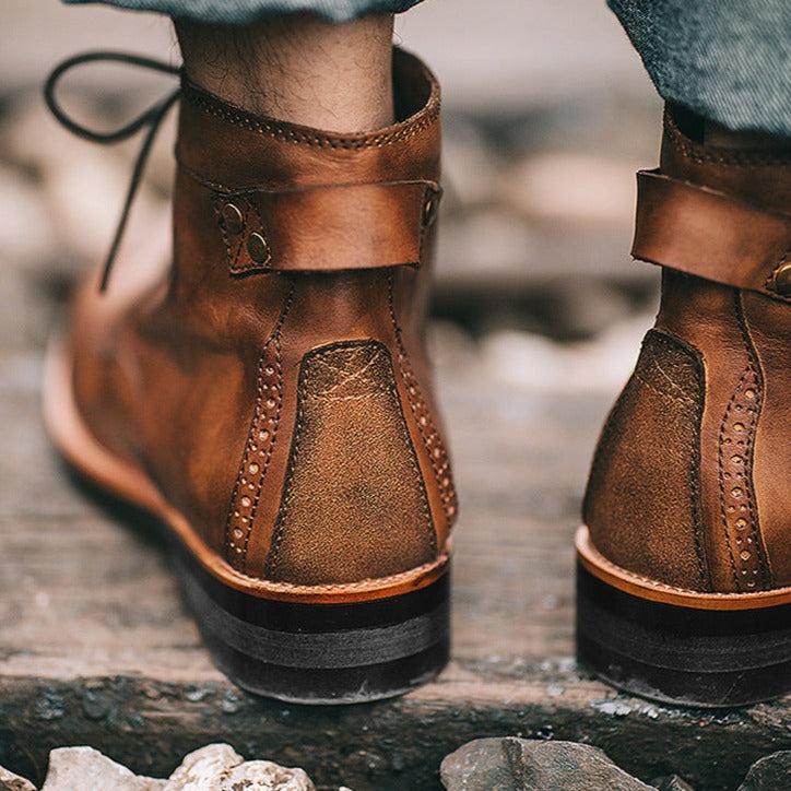 Men's leather boots