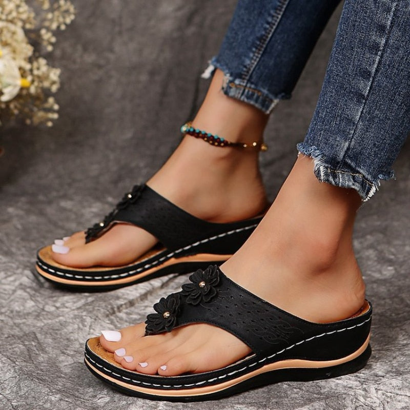 Fashionable floral wedge flip-flops