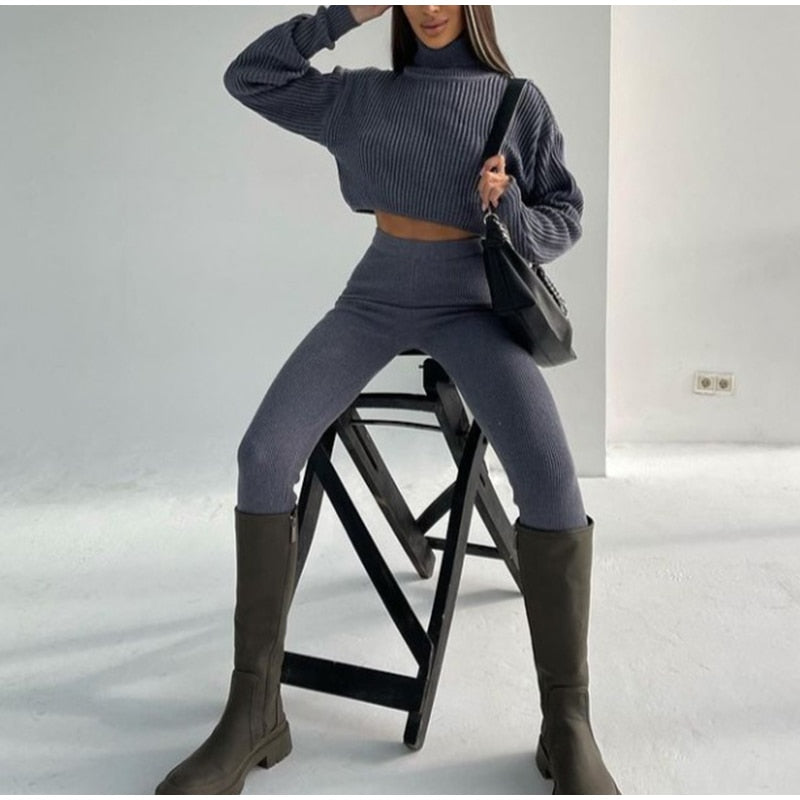 Turtleneck jumper with matching leggings