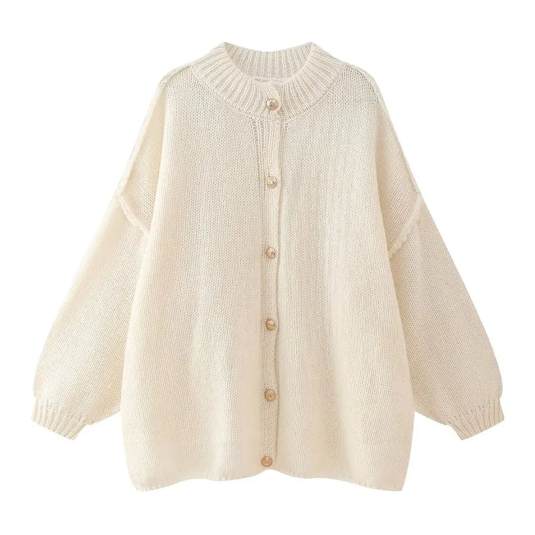 Generously cut knitted cardigan