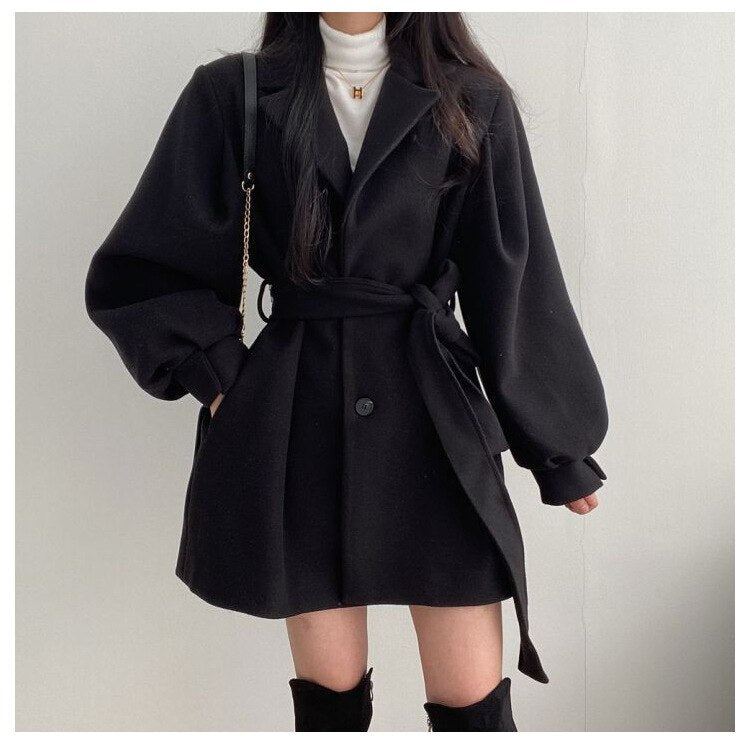 Women's Fashionable Coat - Stylish Design - Perfect for Any Occasion - Trendy Outerwear