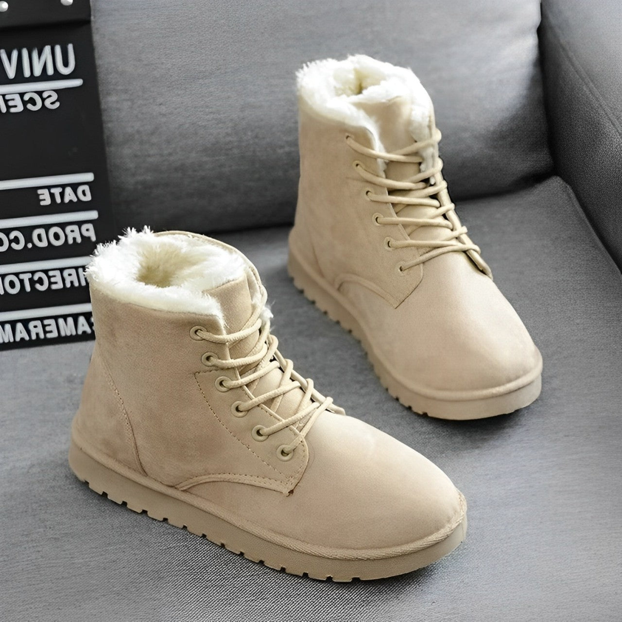 Women's Warm Lace-Up Winter Boots - Cozy and Stylish Footwear for Cold Weather