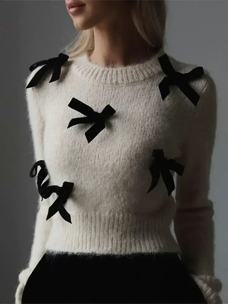 Women - Cropped Jumper - Stylish Bow Detail & Round Neckline - Perfect for Casual Outfits