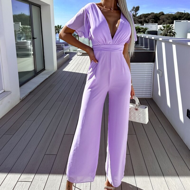 Elegant jumpsuit with wide leg