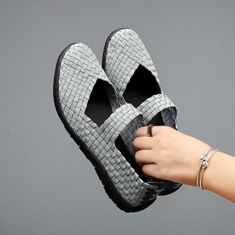 Woven flat slip-on shoes