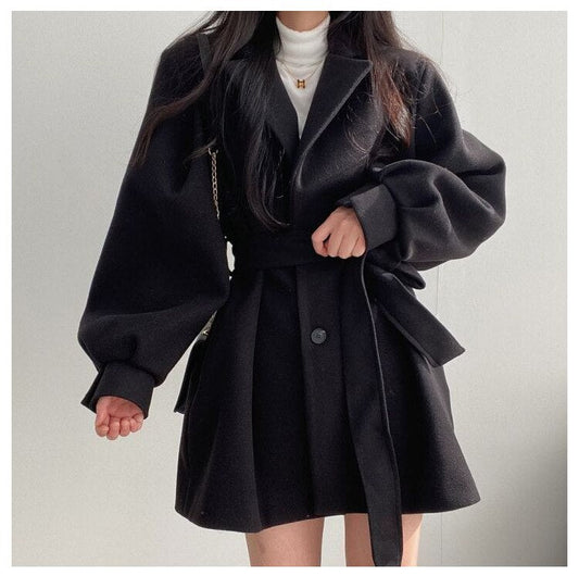 Women's Fashionable Coat - Stylish Design - Perfect for Any Occasion - Trendy Outerwear