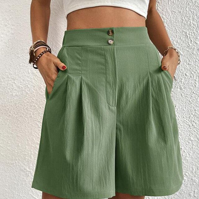 Double-buttoned shorts