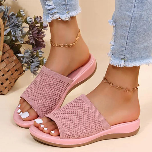 Flat sandals for indoors and outdoors