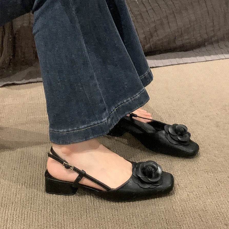 Low heel buckle square sandals