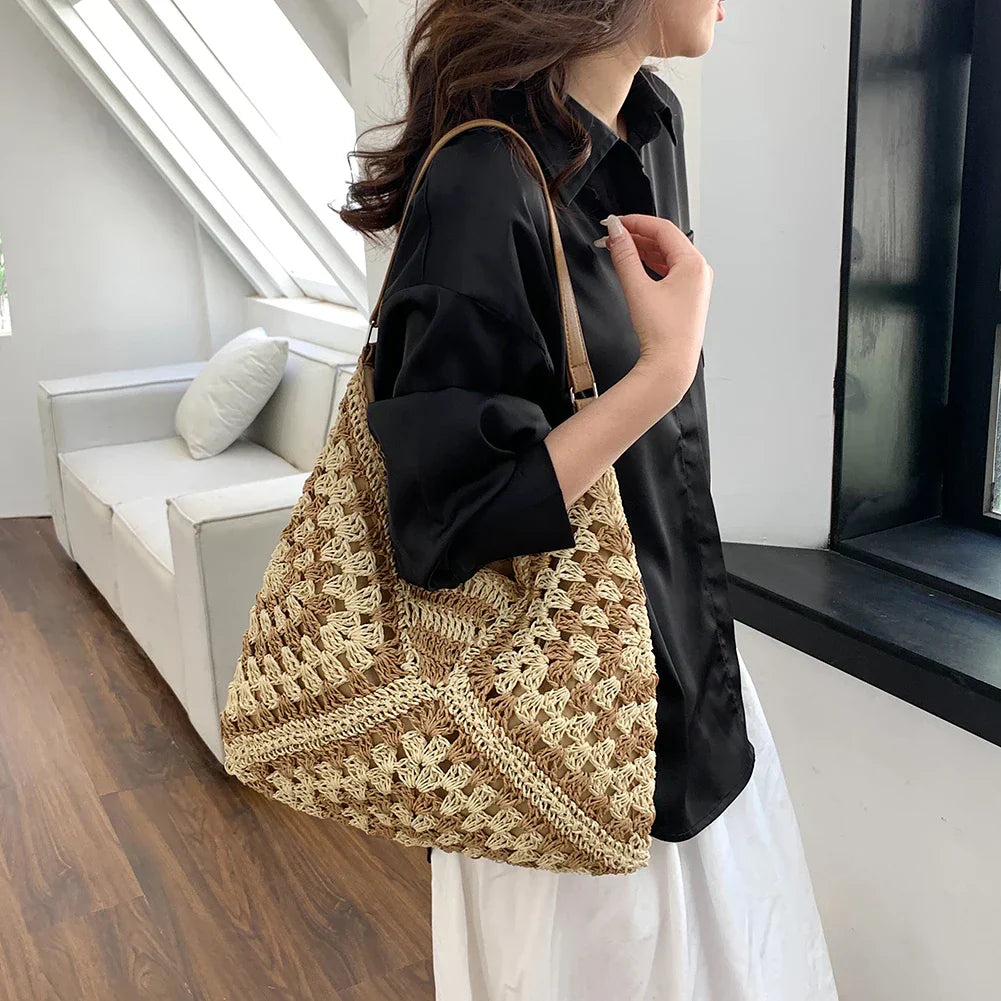 Bohemian handmade straw shoulder bag for women