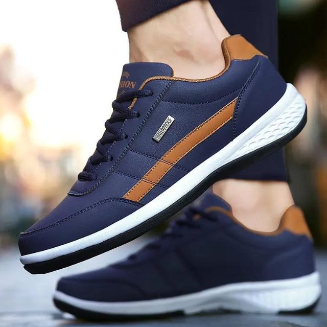 Low-top sneakers with side stripes