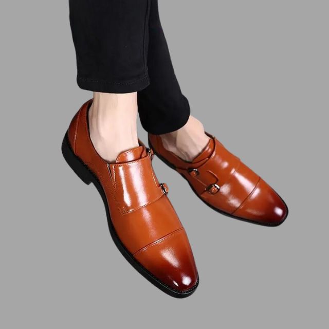 Elegant leather shoes with monk straps