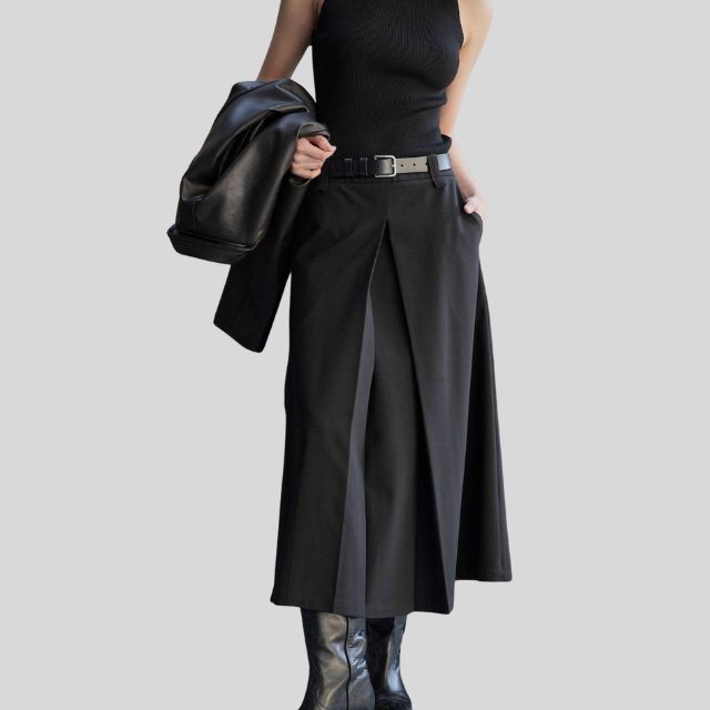 High-waisted skirt with A-line pleats