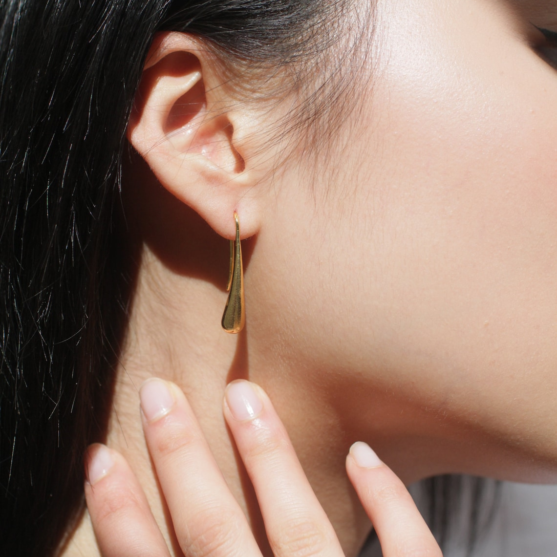 Water drop hook earrings