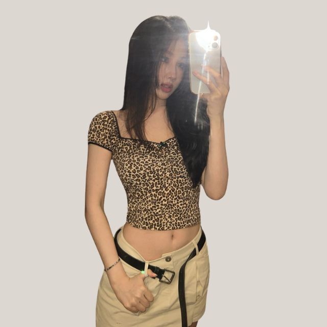 Leopard print crop top with vintage flair