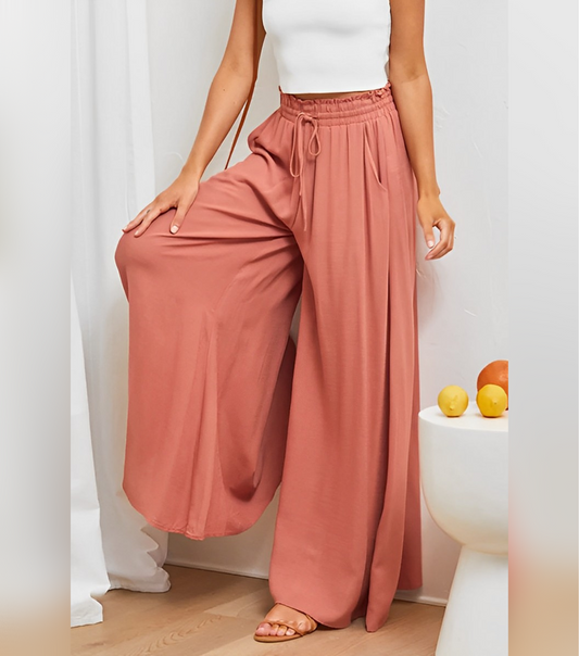 Flattering high-waist trousers for women