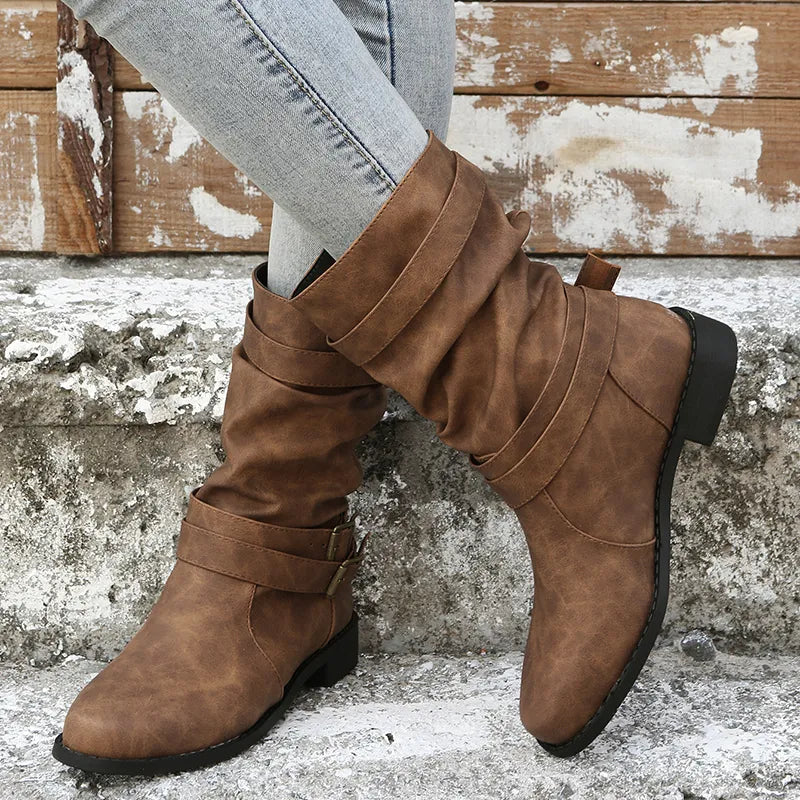 Ankle boot with round nose