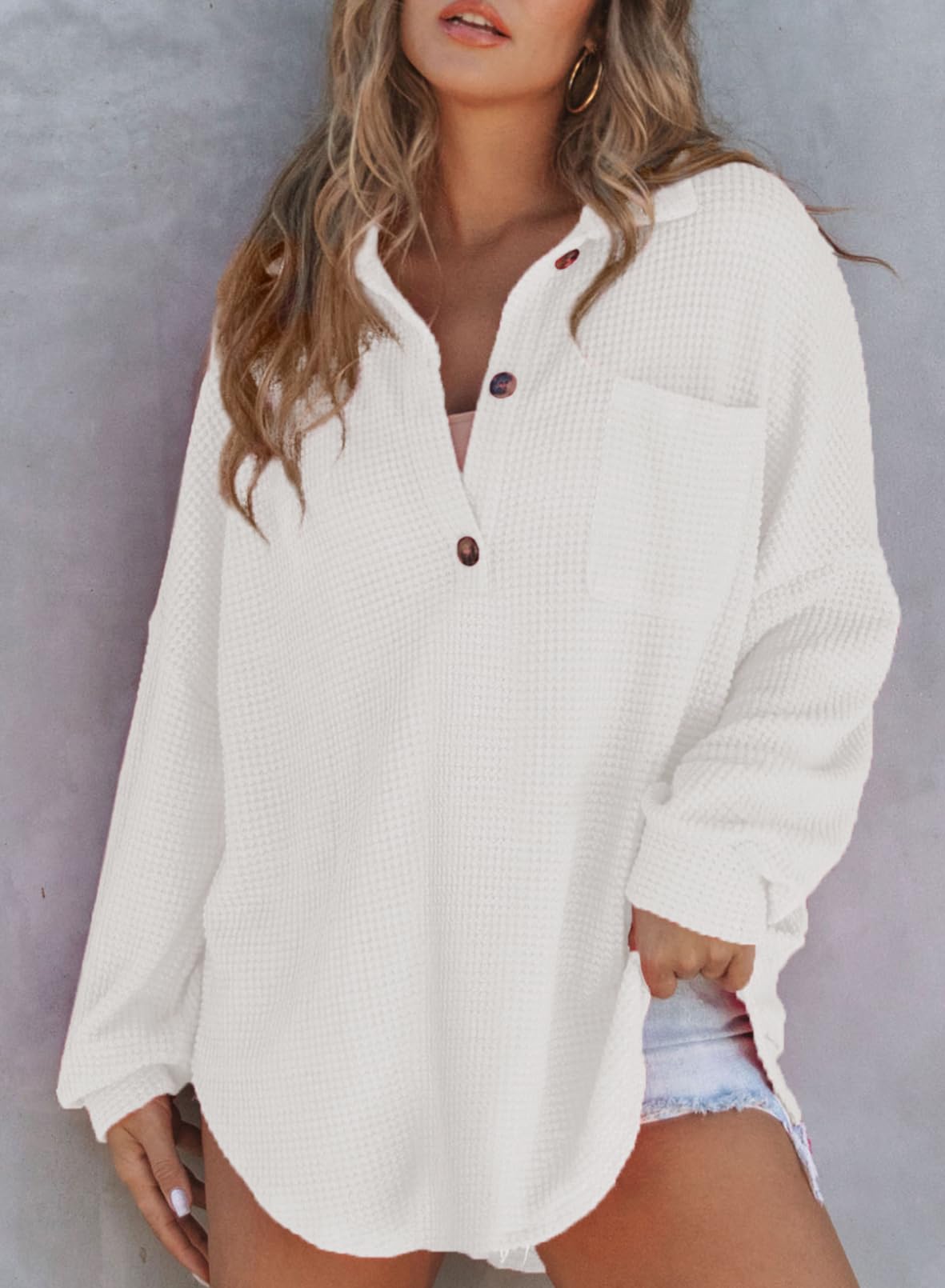 Women - V-neck Shirt Jacket - Stylish and Versatile - Perfect for Layering