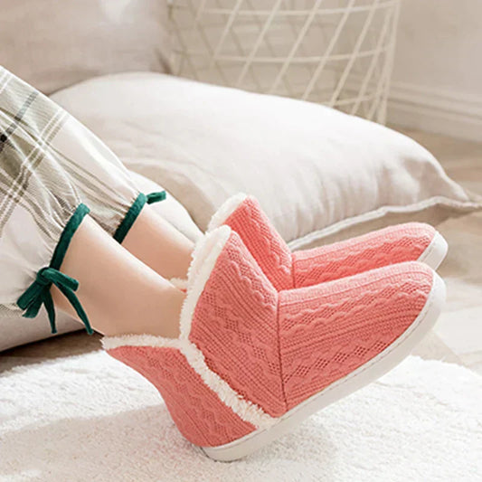 Knitted slippers with faux fur and soft sole