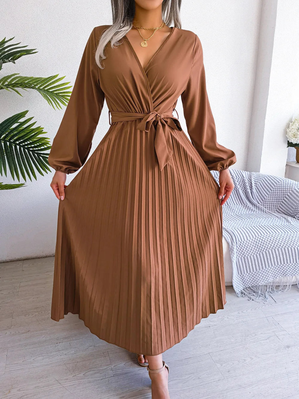 Ladies V-neck pleated maxi dress long sleeve