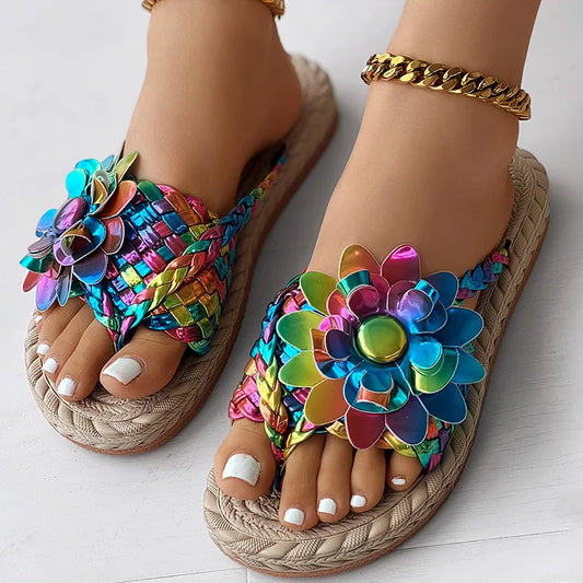 Flat casual shoes with braided floral pattern