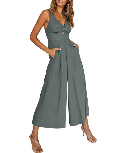 Elegant sleeveless jumpsuit with wide leg