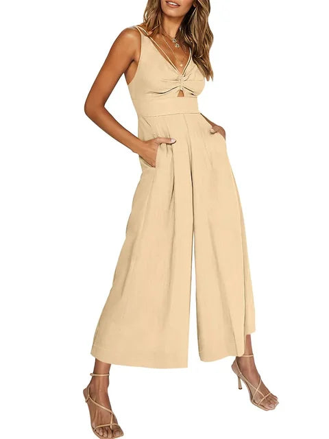 Elegant sleeveless jumpsuit with wide leg