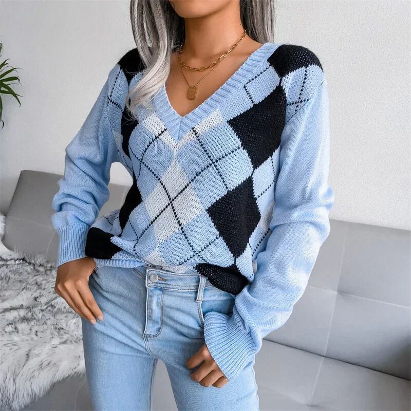 Women - Winter Jumper - V-neck, Checked Pattern - Cozy Knit Fashion