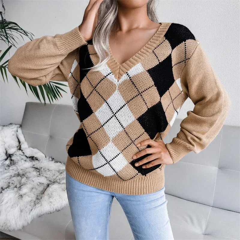 Women - Winter Jumper - V-neck, Checked Pattern - Cozy Knit Fashion