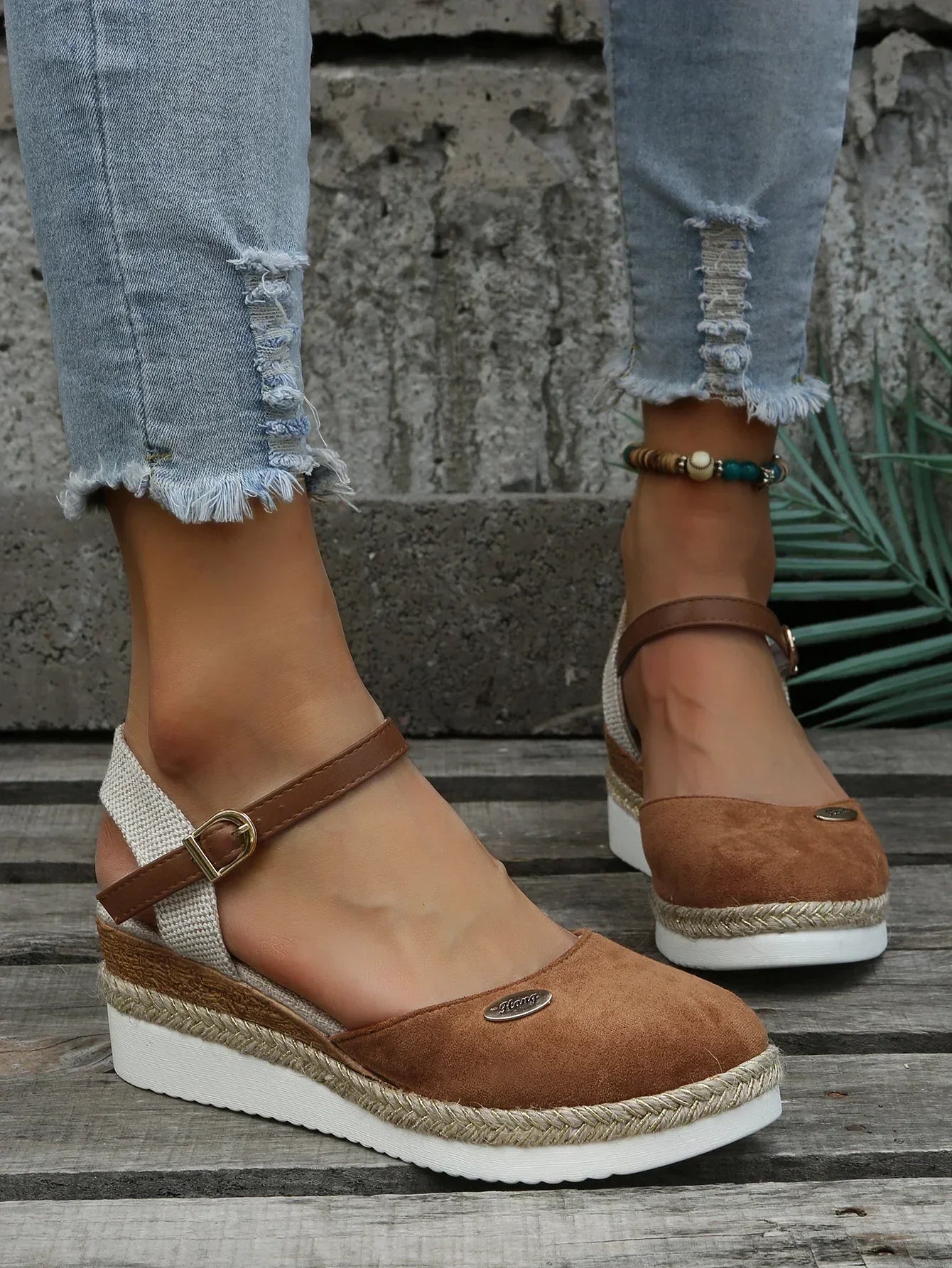 Summery linen wedge sandals in bohemian style