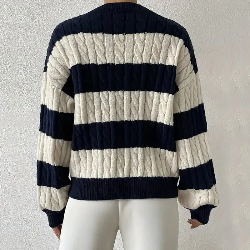 Women - V-neck Jumper - Cozy Knit with Striped Pattern - Stylish Sweater for Comfort & Fashion