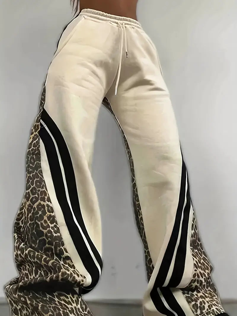 Women - Trousers - Fleece-lined Leopard Print - Stylish & Comfortable Fashion Choice