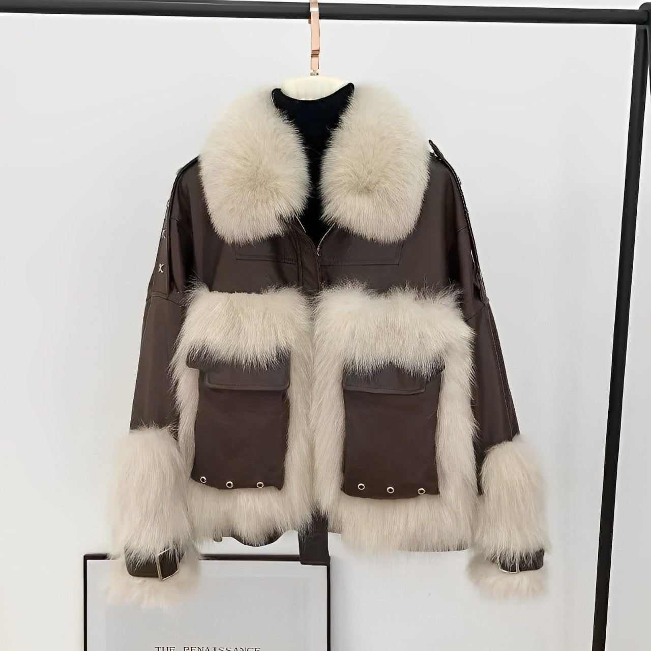 Women - Loose Leather Coat - Faux Fur Lining - Stylish Outerwear for Chic Comfort