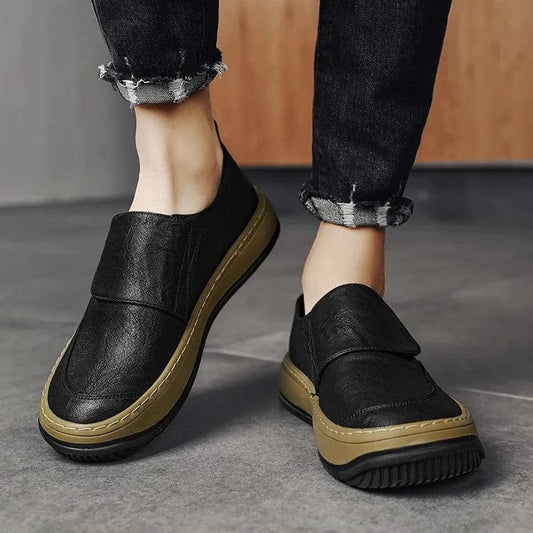 Casual slip-on shoes with contrast sole