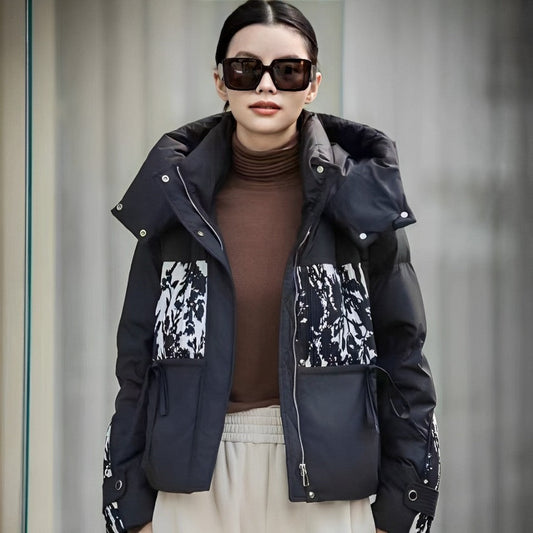 Women - Quilted Hooded Jacket - Stylish and Warm Outerwear - Perfect for Fashionable Fall Looks