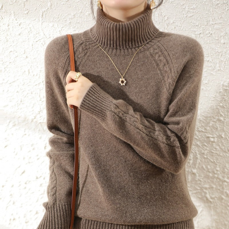 Women's Turtleneck Jumper - Elegant Loose Fit - Cozy Knit Sweater for Chic Style