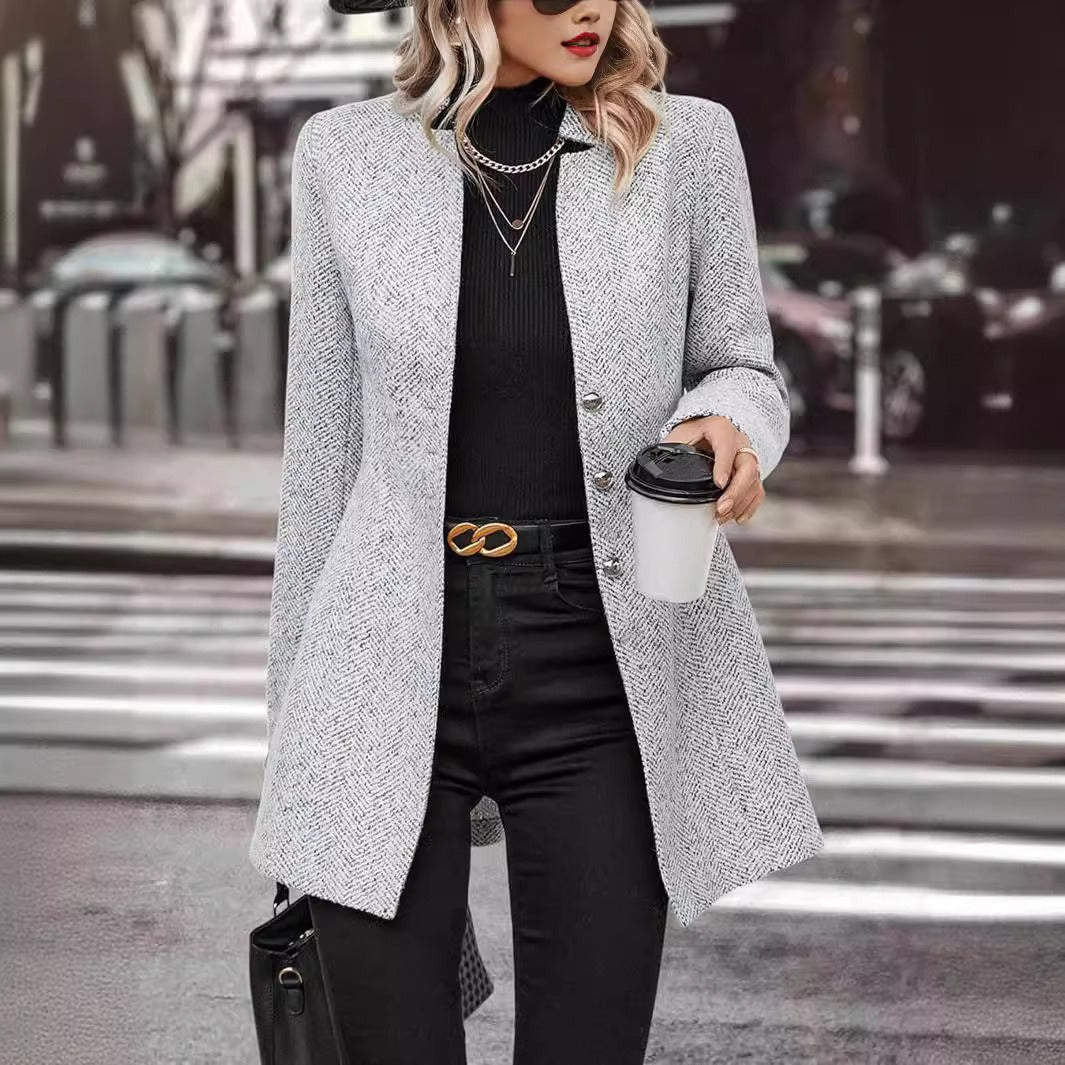 Long woollen blazer in an elegant style