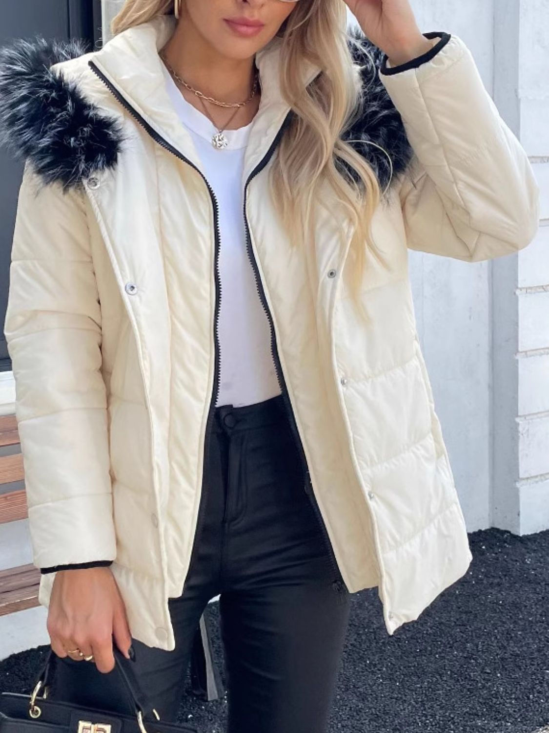 Women - Winter Coat - Warm Hooded Jacket - Stylish and Comfortable Outerwear