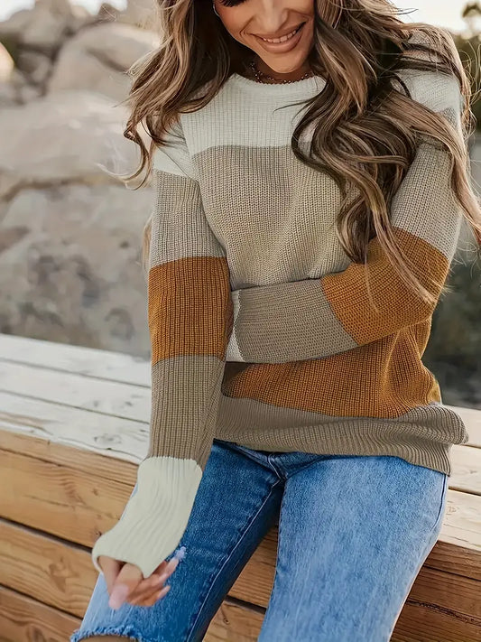 Colourful knitted jumper with round neckline